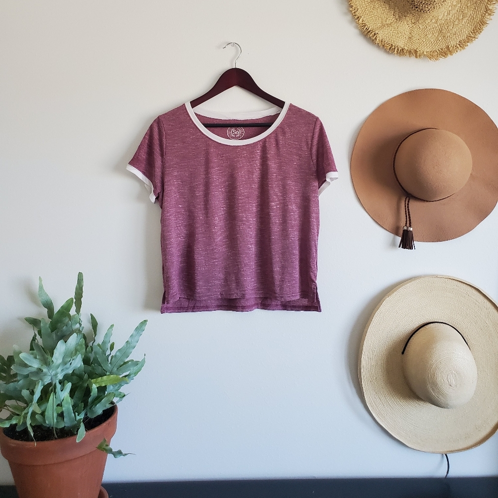 Maroon short sleeve crop top